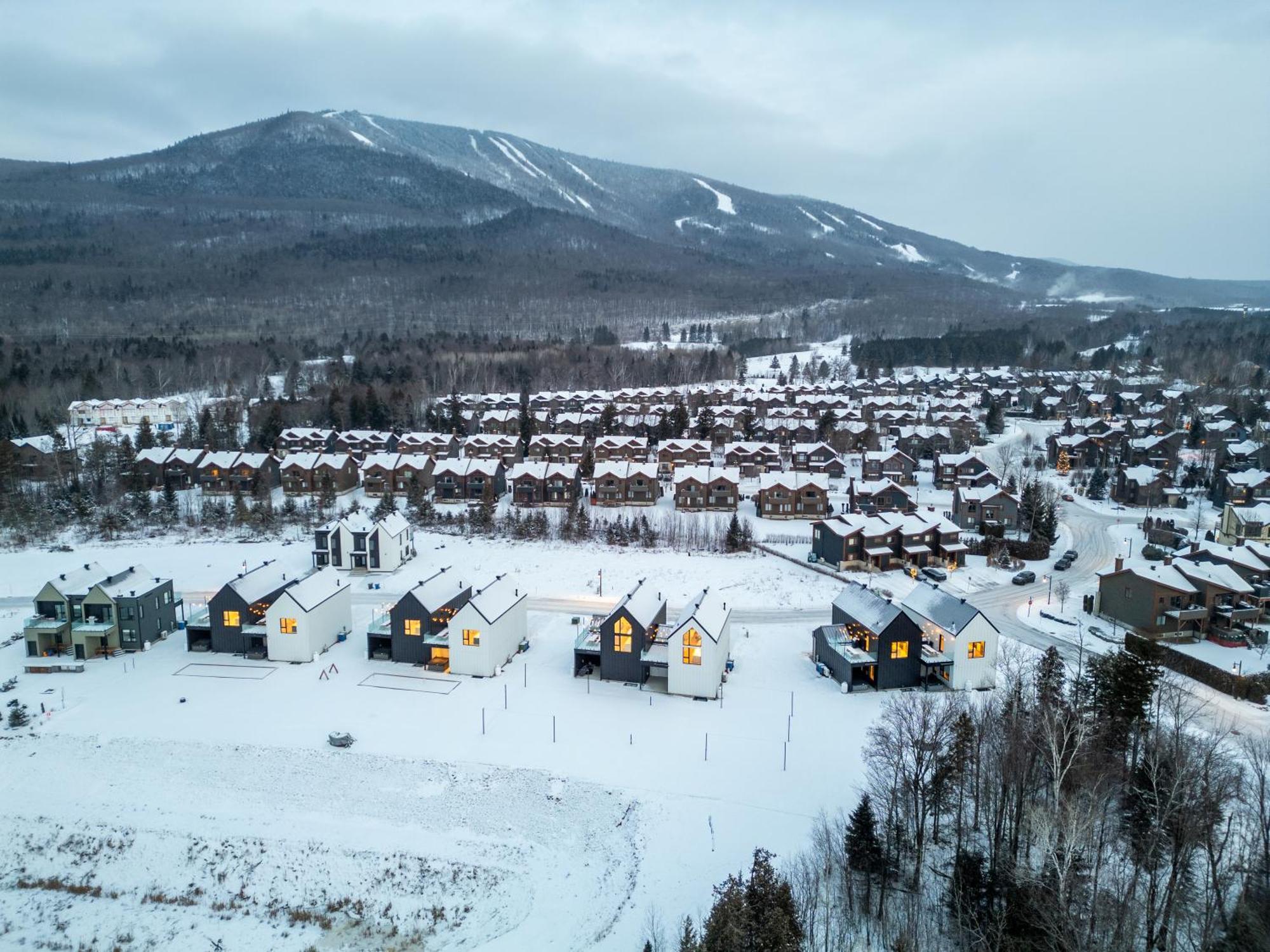 Sofa Villas Mont Sainte-Anne Beaupré Екстериор снимка