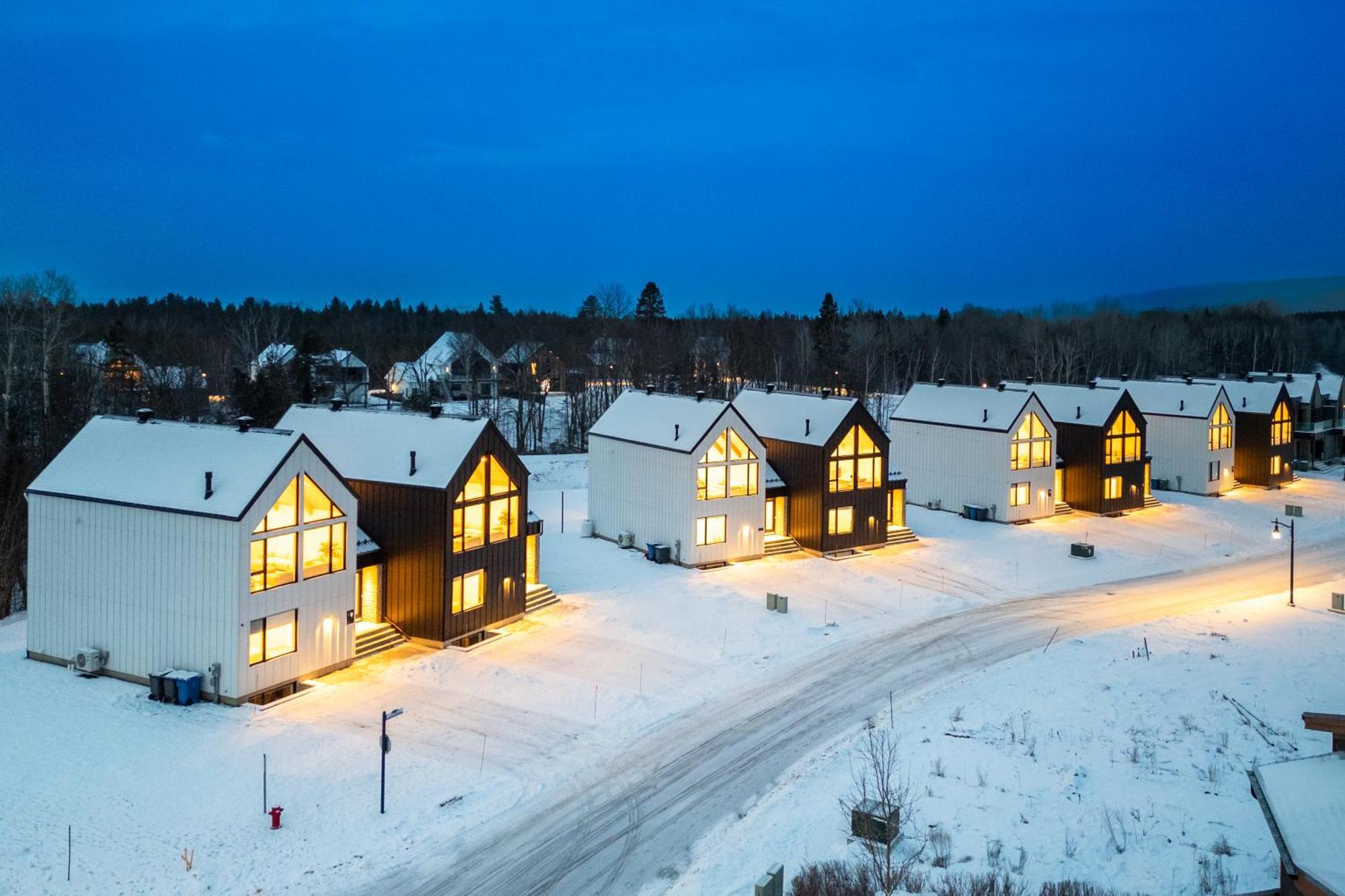 Sofa Villas Mont Sainte-Anne Beaupré Екстериор снимка
